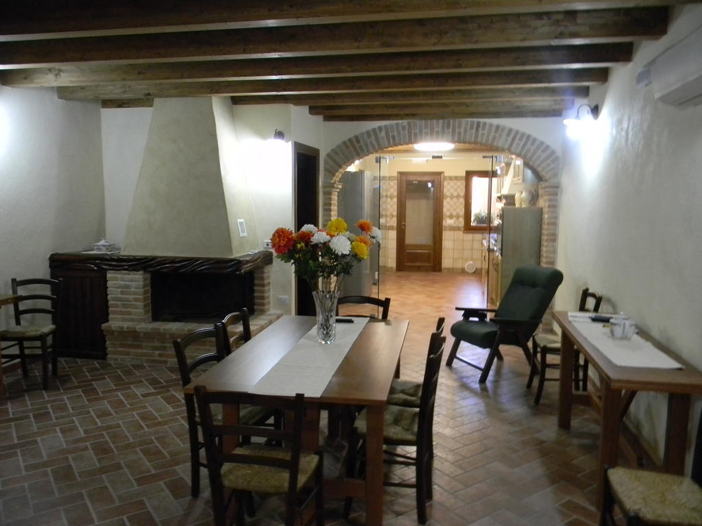 Agriturismo Battaglia Villamassargia Buitenkant foto