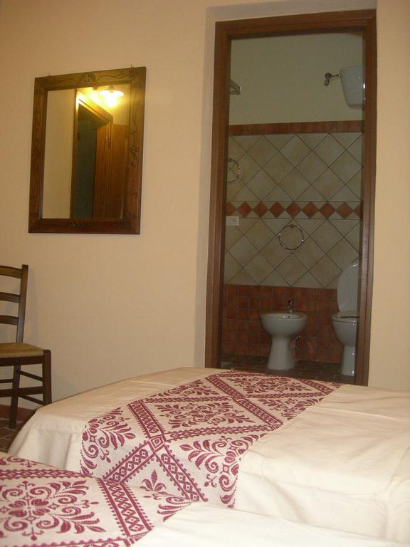 Agriturismo Battaglia Villamassargia Buitenkant foto