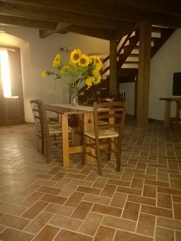 Agriturismo Battaglia Villamassargia Buitenkant foto